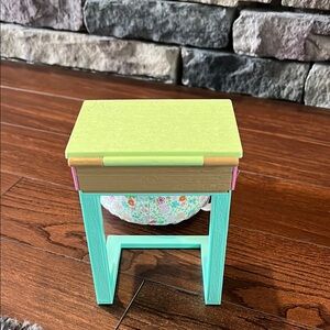 Wellie Wishers desk and seat from American girl